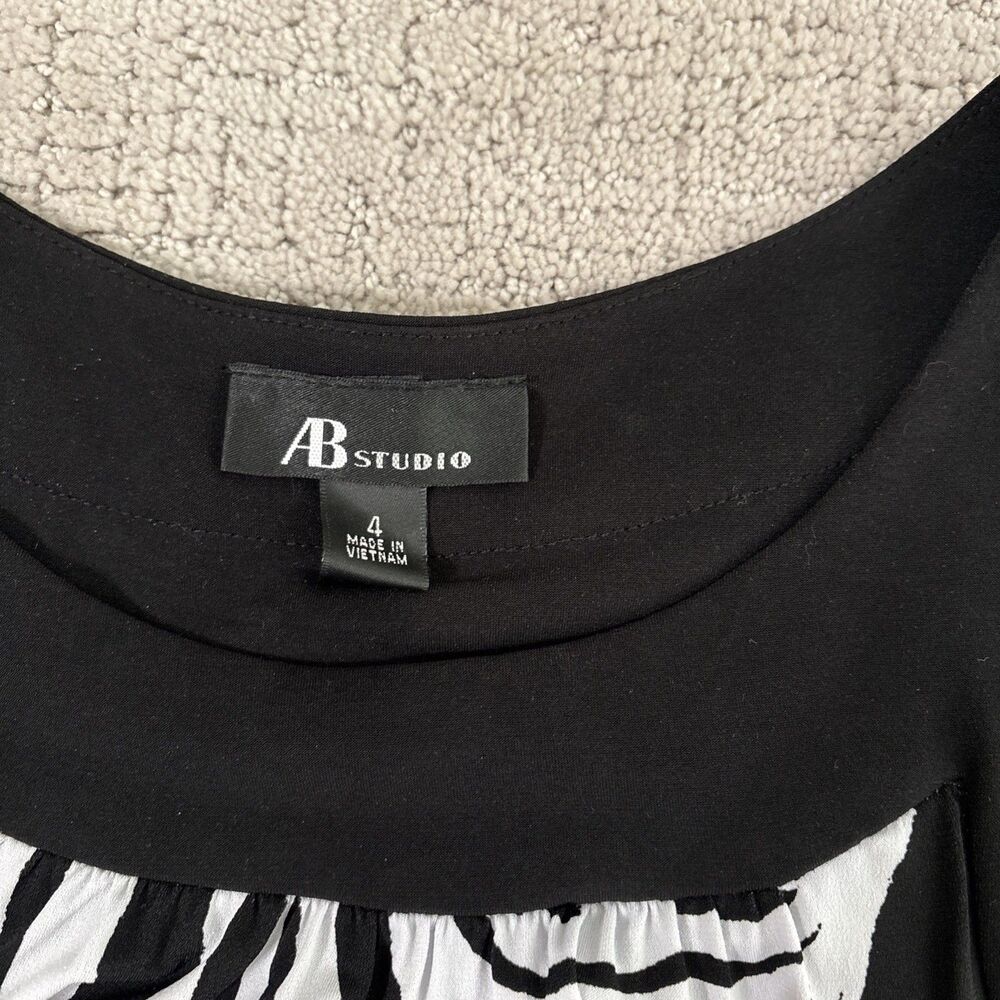 AB Studio Size 4 White and Black Swirl Shift Dress. 36” Length - Picture 10 of 12